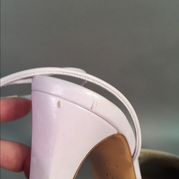 Vintage two tone pointy toe Chanel strap heels - Picture 8 of 8